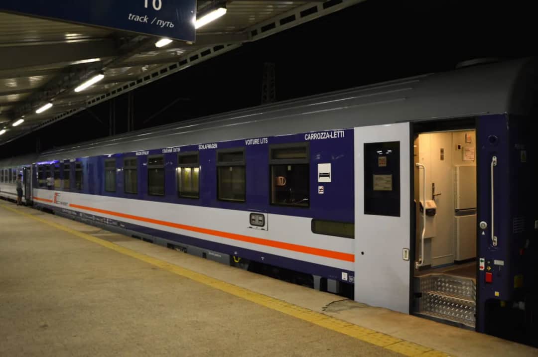 Arriva Rzeszów gdzie się zatrzymuje - co musisz wiedzieć?