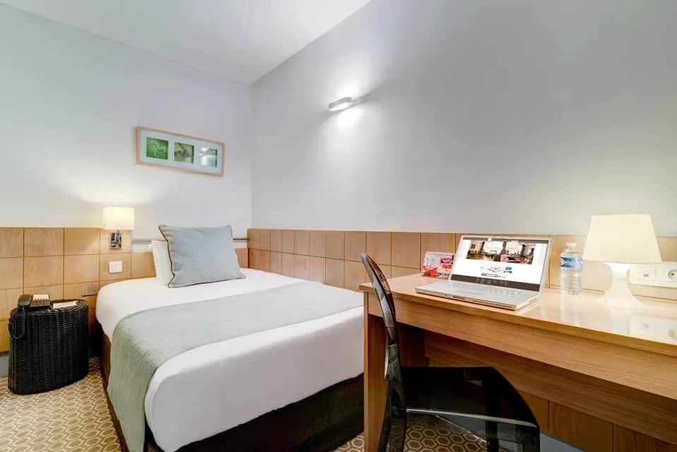 Tanie noclegi w Paryżu - gdzie znaleźć najlepsze oferty?