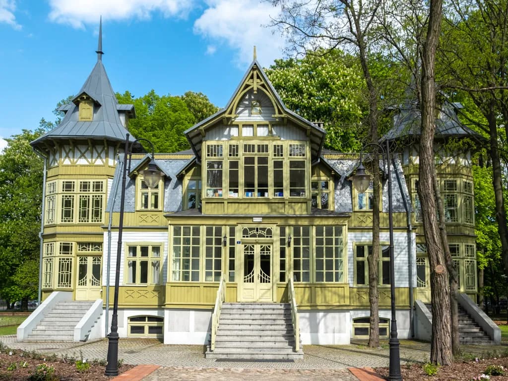 Najlepsze atrakcje w Łodzi Stare Miasto, które musisz zobaczyć