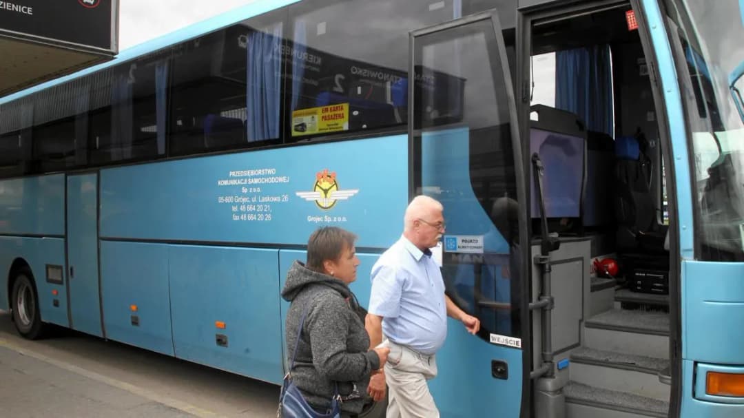 Gdzie się zatrzymuje PKS w Grójcu? Oto kluczowe lokalizacje przystanków