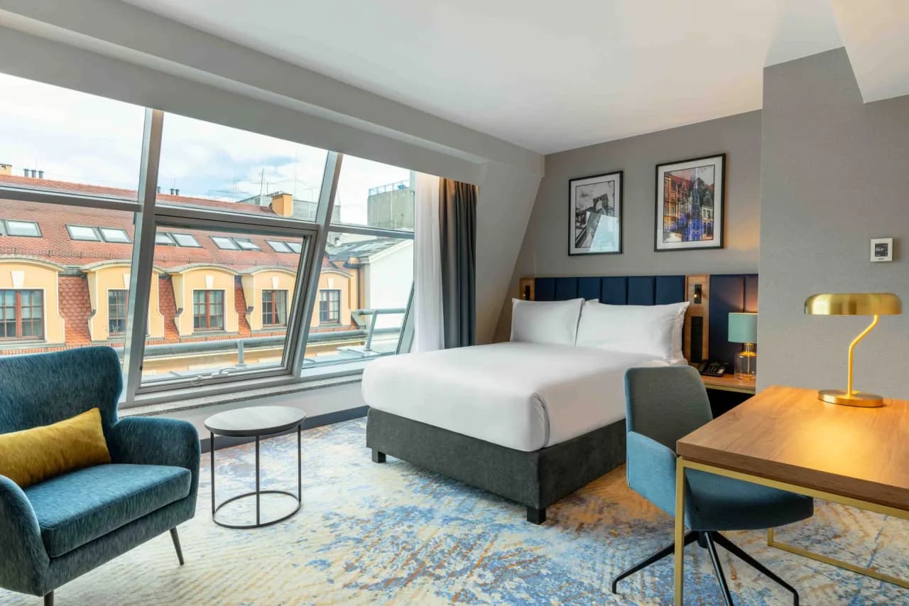 Czy osoba niepełnoletnia może wynająć pokój w hotelu? Zasady i wymagania