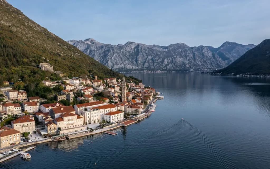 Gdzie nocleg w drodze do Czarnogóry? Odkryj najlepsze miejsca na trasie